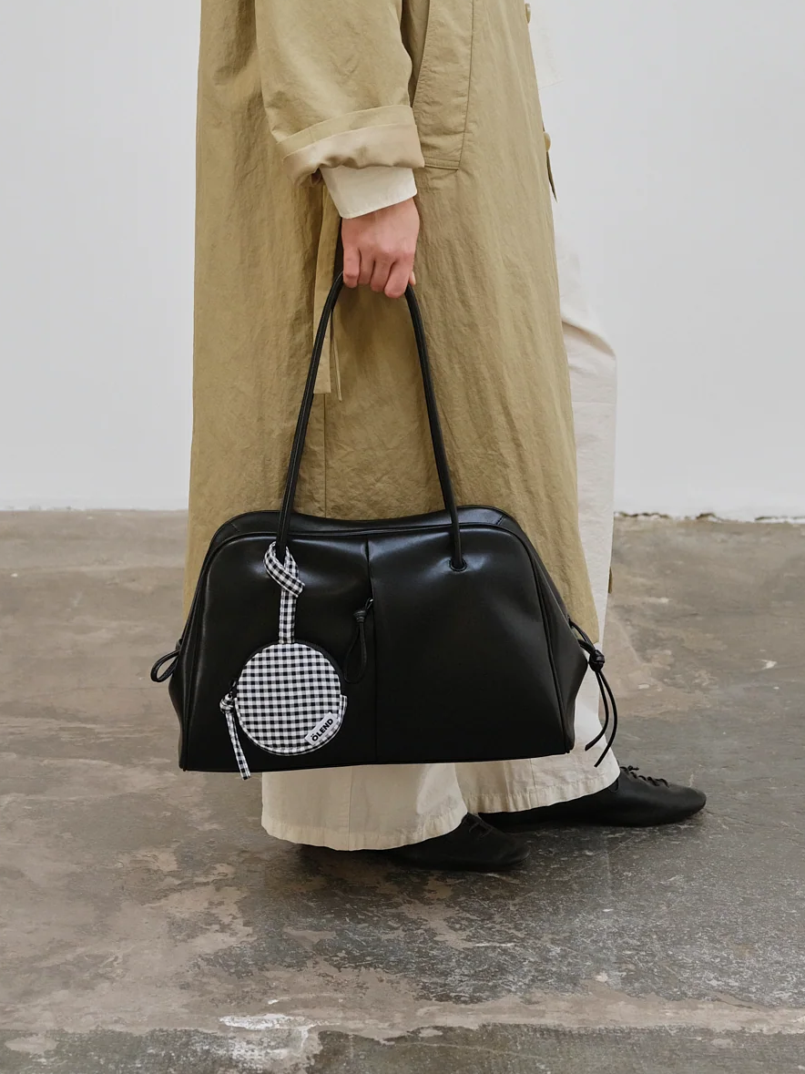 Water-repellent And Scratch-resistant Bag