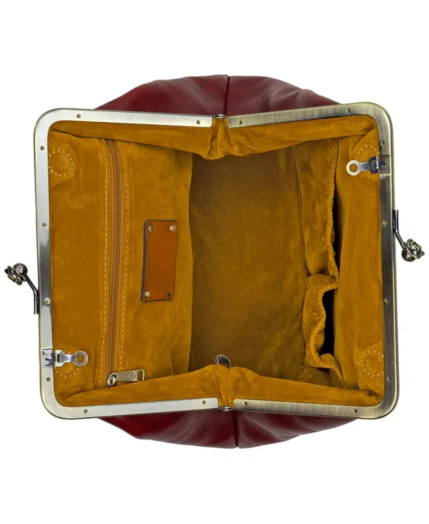 Classic Kiss-lock Closure Adorned Leather Bag