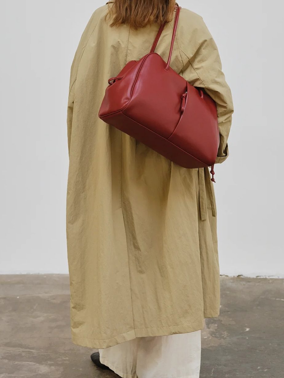 Water-repellent And Scratch-resistant Bag